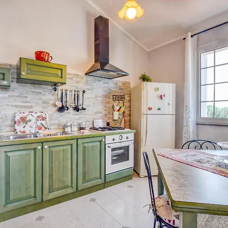 Amazing In Siracusa With Wifi Holiday home *